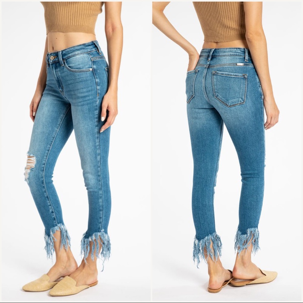 Frayed Ankle Light Wash Jeans - Picture 3 of 7